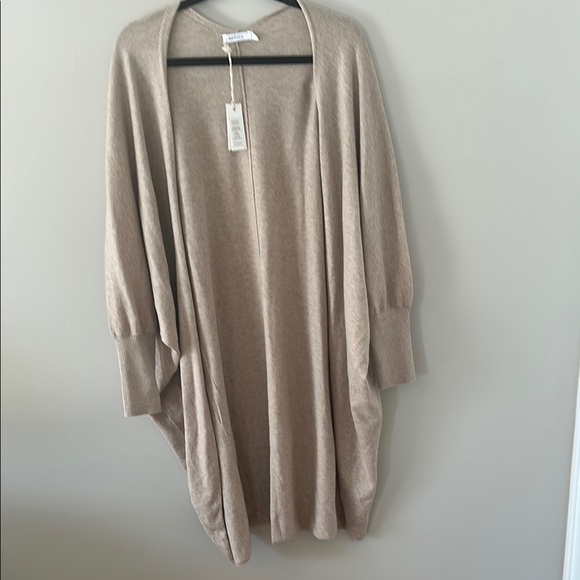 NWT Mersea Chelsea Kimono Elegant Beige OS - Picture 3 of 6